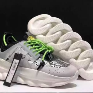 zap-ver-uni-2020-17-zapatillas-unisex-versace-chain-reaction-barroco-gris-base-blanco